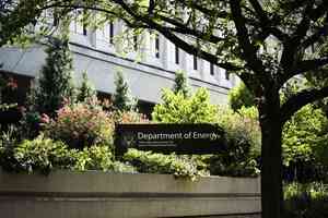 美國會報告：中共利用與美研究獲取核技術