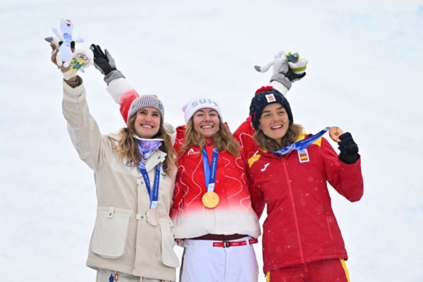 冬奧滑雪登山項目首秀 瑞士和西班牙選手摘金