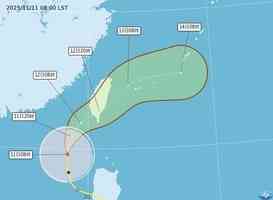 颱風鳳凰減弱仍有威脅 專家:台灣應戒備