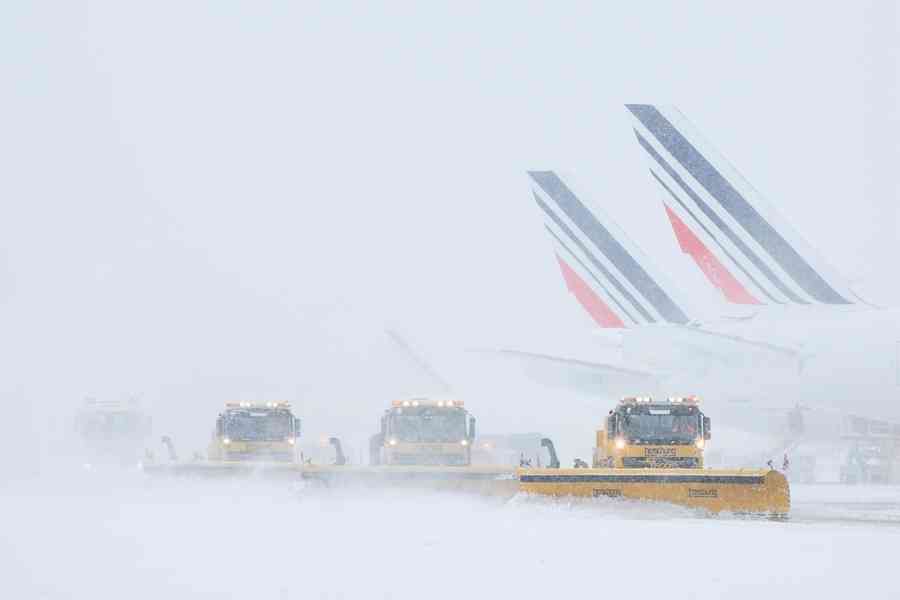 暴雪席捲歐洲多國 致交通大面積癱瘓（多圖）