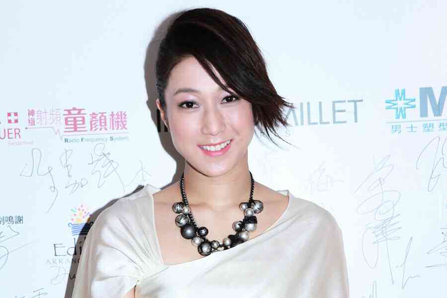 鍾嘉欣晒3歲女兒慶生照 Anika笑容超可愛