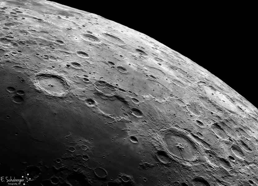研究：月球異常磁場保護著撞擊坑冰水資源