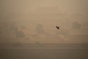 組圖：沙塵暴肆虐多省 京城籠罩在黃色塵土中