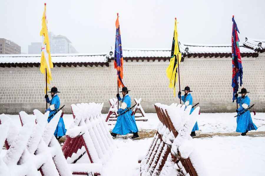 【圖輯】南韓下初雪 首爾降雪量破百年紀錄