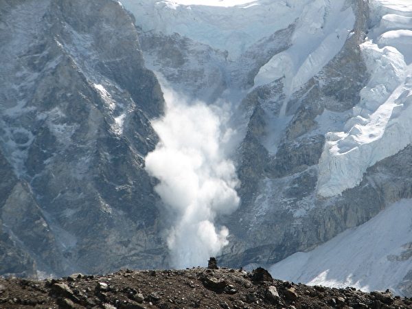俄北高加索雪崩 登山隊至少11死6傷6失蹤
