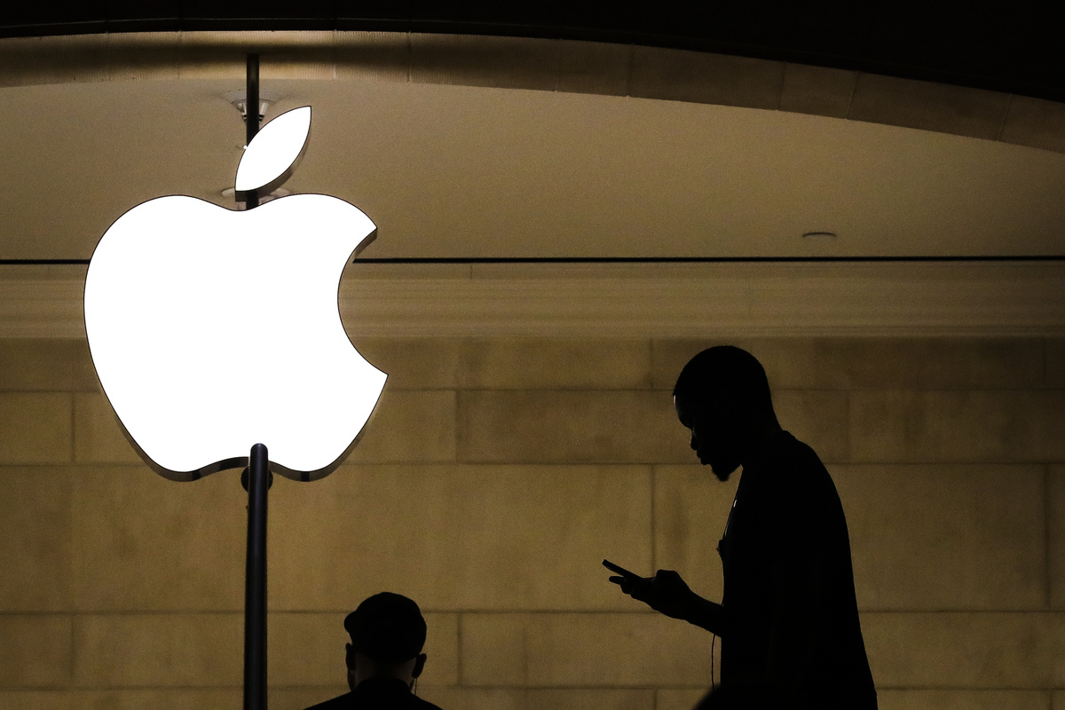 一位蘋果公司前員工提起訴訟，指控該公司因他批准一款批評中共政府的app上架而對他進行懲罰，並指蘋果公司這樣做是為了安撫北京當局。（Drew Angerer/Getty Images）