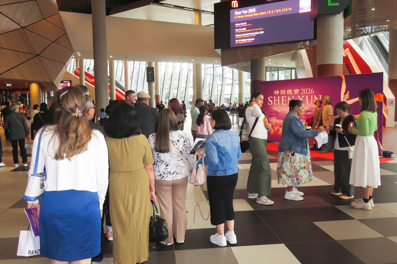 華人舞蹈學校校長：神韻演員舞技水平相當高