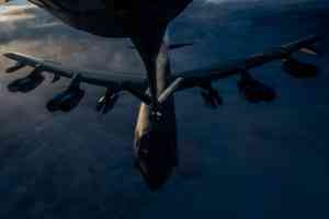 美軍已打擊1萬伊朗目標 摧毀92%大型艦艇