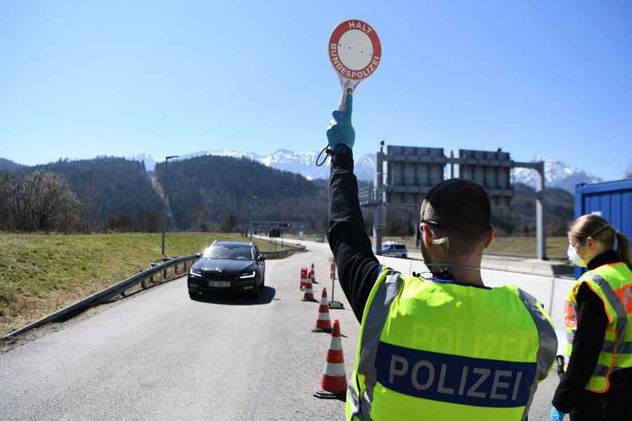 德國8月份非法入境難民同比增240%