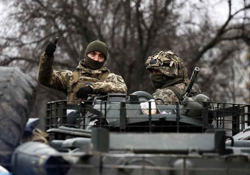 烏克蘭危機｜民眾組人鏈  阻俄軍進核電站 視頻曝光