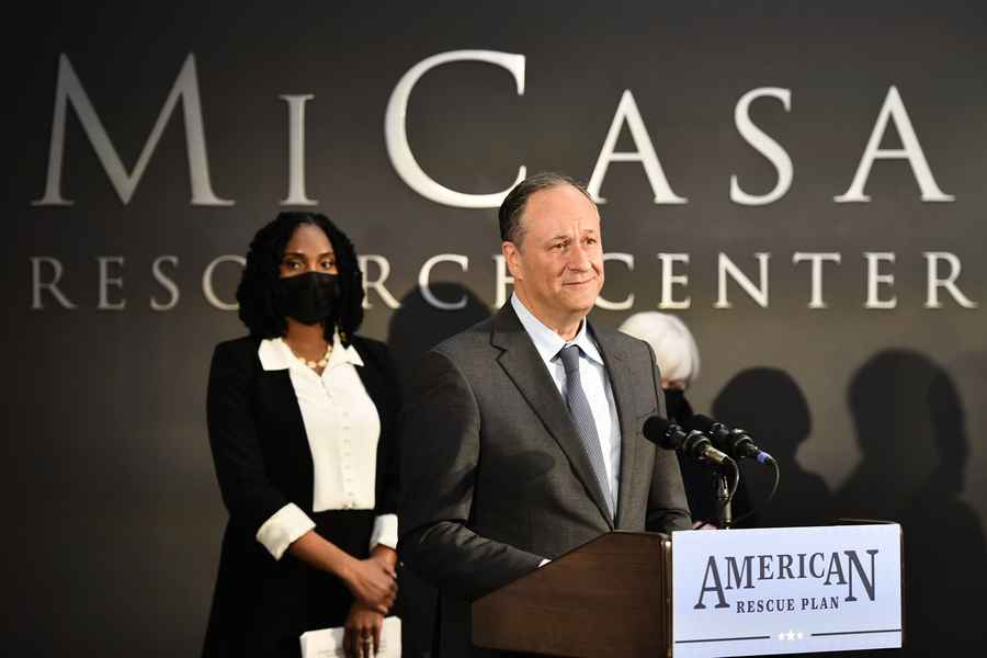 美國副總統賀錦麗丈夫染疫