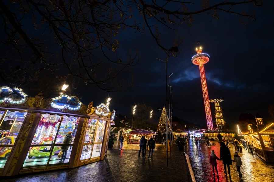 【圖輯】法國梅斯觀景塔為聖誕市集增添新亮點
