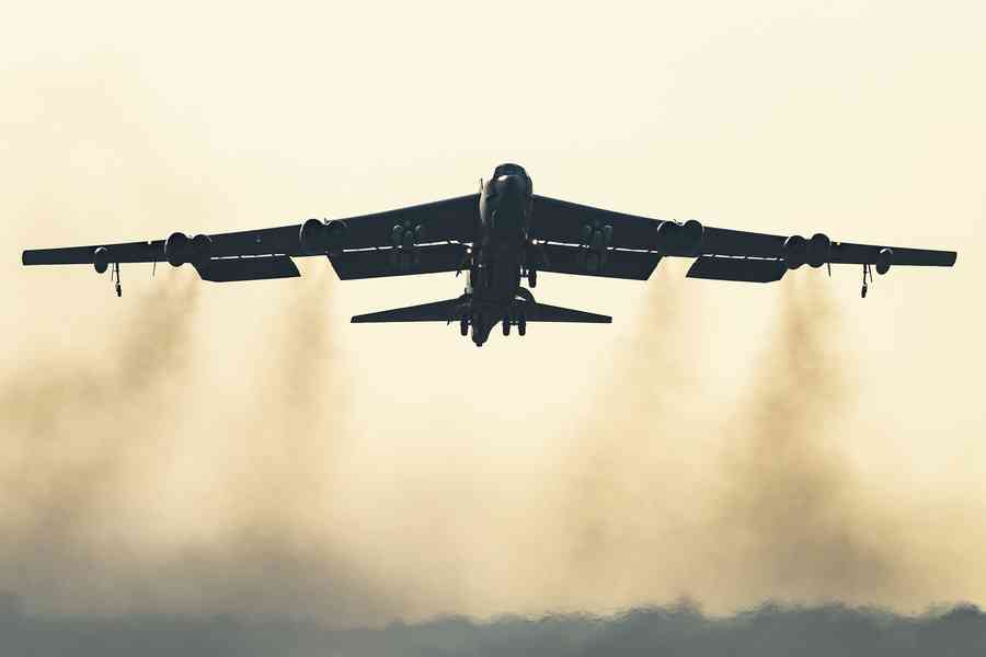 B-52轟炸機飛越伊朗 為何足以說明戰爭走向