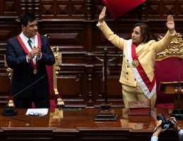 秘魯女總統宣誓就職 前總統欲解散國會遭逮捕