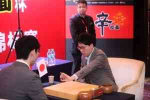 三國圍棋擂台賽：日本隊副帥擊敗中國副帥