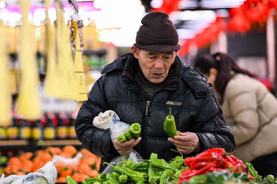 中國消費低迷重創經濟 GDP增長連三年輸美國