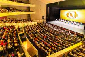 「救贖的恩典」 神韻法國南特連四場爆滿