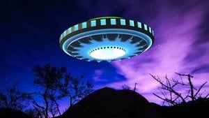 遭外星人綁架52次 英國婦女披露多次登UFO