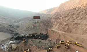 內蒙古煤礦坍塌影片曝光 數十輛車瞬間被埋