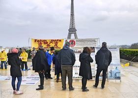 反對中共活摘器官 巴黎人權廣場遊人的心聲