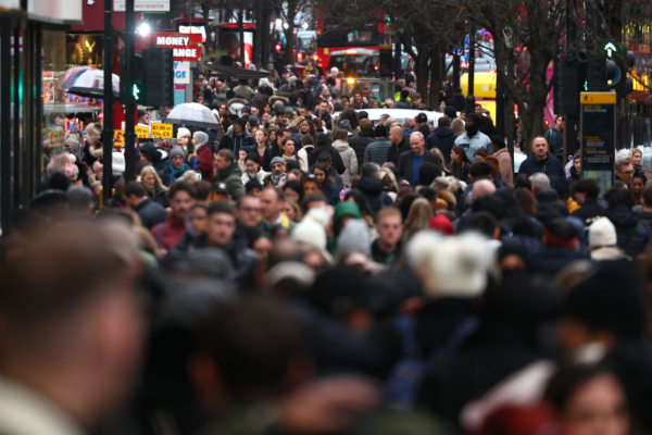移民暴漲 英國人口一年增70萬