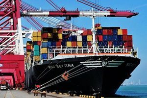 全球貿易放緩 衝擊中國港口