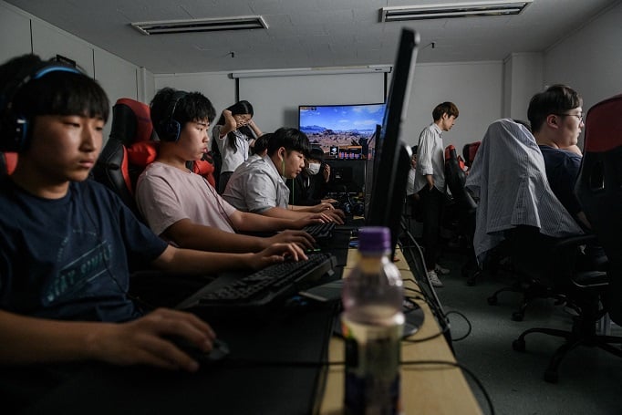 中國未成年網民1.83億 不良信息危害青少年
