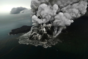 印尼火山噴發引發海嘯後 高度減縮三分之二
