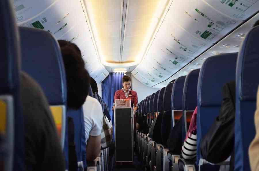 國有三大航蕭條下 航空公司為生存減少服務