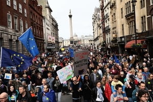 數十萬人倫敦大遊行：不脫歐才是最佳決策
