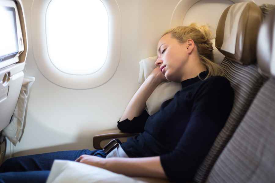 搭機時如何利用「粉紅噪音」幫助你入睡？
