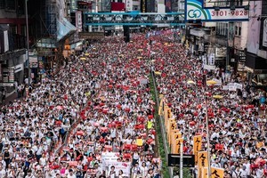 組圖：香港百萬人「反送中」遊行 場面震撼