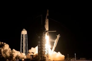 SpaceX公司第三批衛星發射升空 創多項紀錄