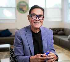 《富爸爸》作者:共產主義滲透致經濟失序