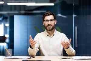 研究：說話時善用手勢可以增加說服力