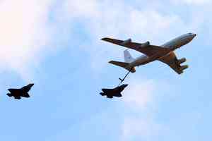 美軍KC-135加油機在伊拉克墜毀