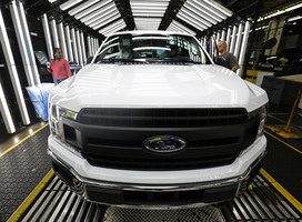 美車廠產能全開 汽車工業強勢復甦至明年