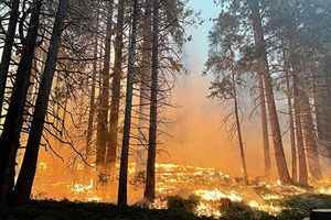 美國加州山火失控 六千居民撤離
