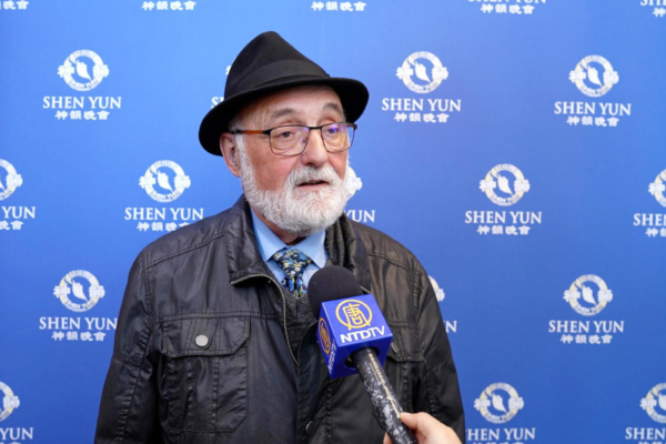 2025年4月27日下午,沙澤勒敘里昂(Chazelles-sur-Lyon)市議員、前學校教育顧問與行政主管Hervé Lassabliere在里昂國際城中心圓劇場(L’Amphithéâtre 3000)觀看了神韻紐約藝術團的第七場也是最後一場演出。(新唐人電視台)