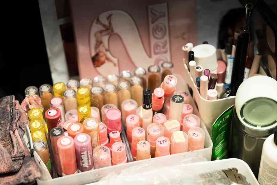 上市一年後 大陸毛戈平創始人家族擬套現13億