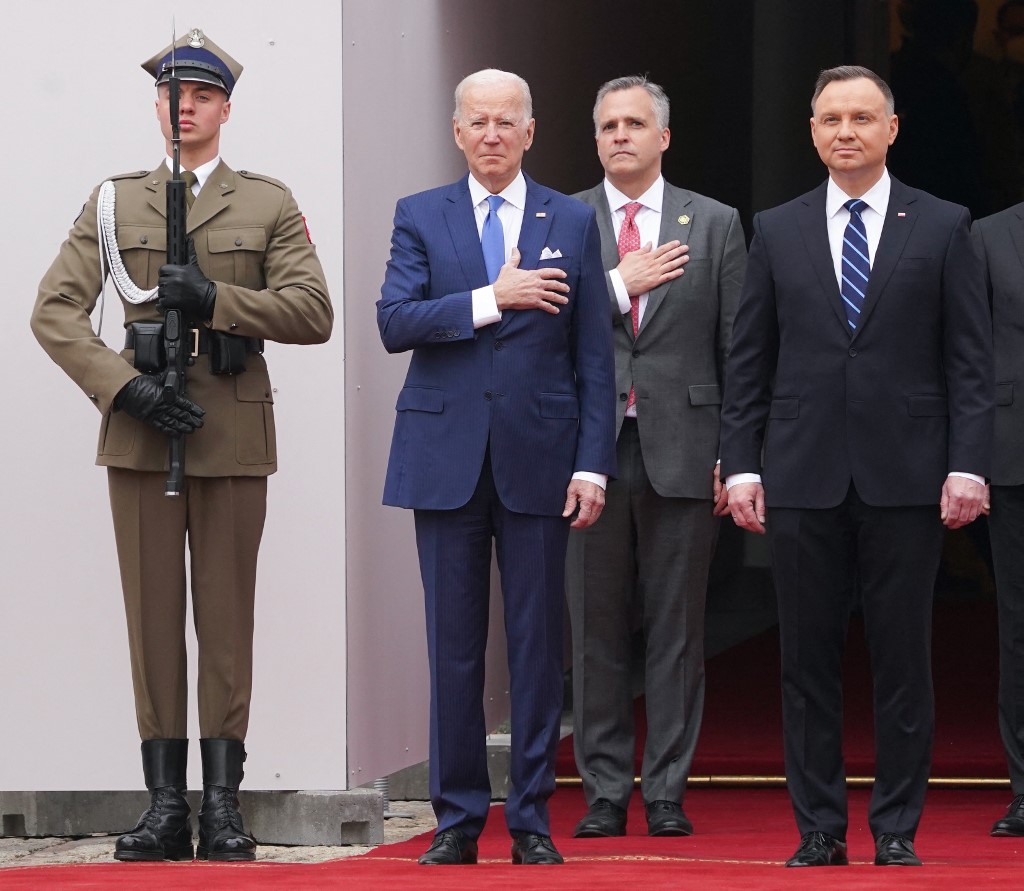 2022年3月26日，美國總統拜登和波蘭總統杜達在華沙會面。（JANEK SKARZYNSKI / AFP）