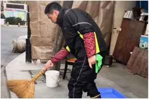 大陸演員李飛無戲可拍 回老家擺攤賣魚近一年