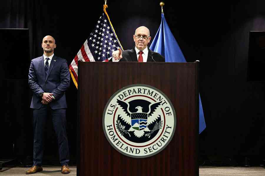 美邊境事務主管：將「立即」從明尼蘇達州撤走700名執法人員