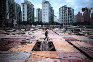 北京媽媽帶女兒住酒店上學的背後