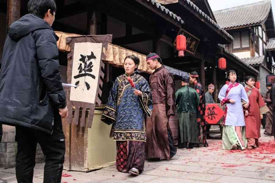 大陸AI主角短劇播放破2億 真人演員受衝擊