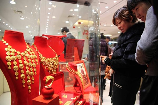 「老鳳詳」足金戒指檢出金包銀 淘寶店舖被關閉