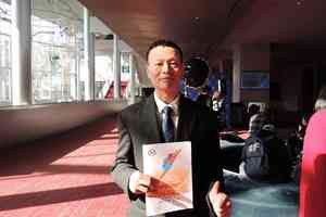 中共迫害法輪功26年 新學員不斷走入修煉