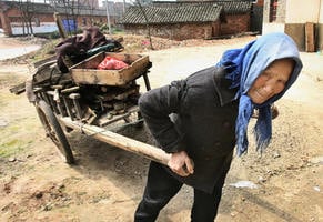 孤獨和遭遺棄：中國農村老人境況令人心碎