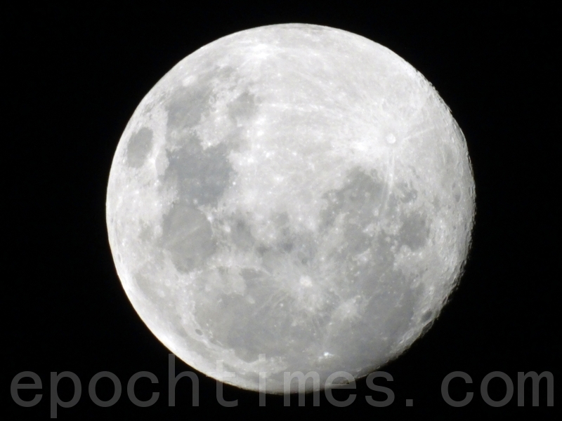 本年首個超級月亮今晚上登場 「雄鹿月」照亮夜空