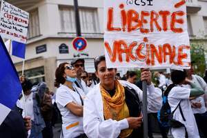 法國希臘強制打疫苗 民眾再上街抗議（多圖）